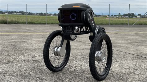 The Ascento Guard puts a Pixar spin on security enforcement.